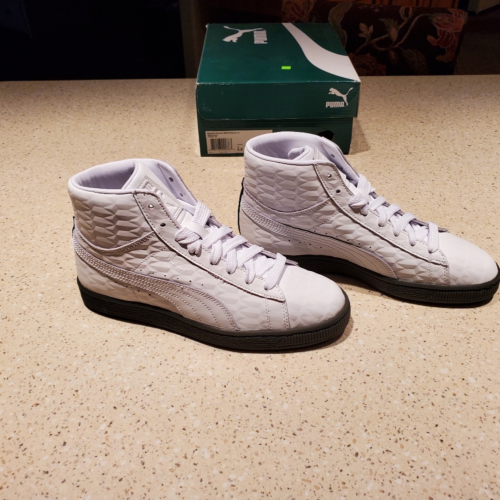 🆕️ NEW Puma Basket Classic Mid Emboss